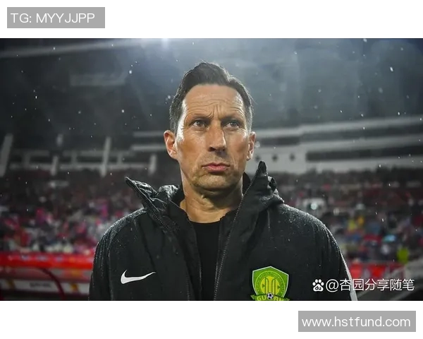 职业体育中球队适应能力的关键:球员努力、教练团队与管理层引援的协同作用 职业体育中球队适应能力的关键:球员努力、教练团队与管理层引援的协同作用